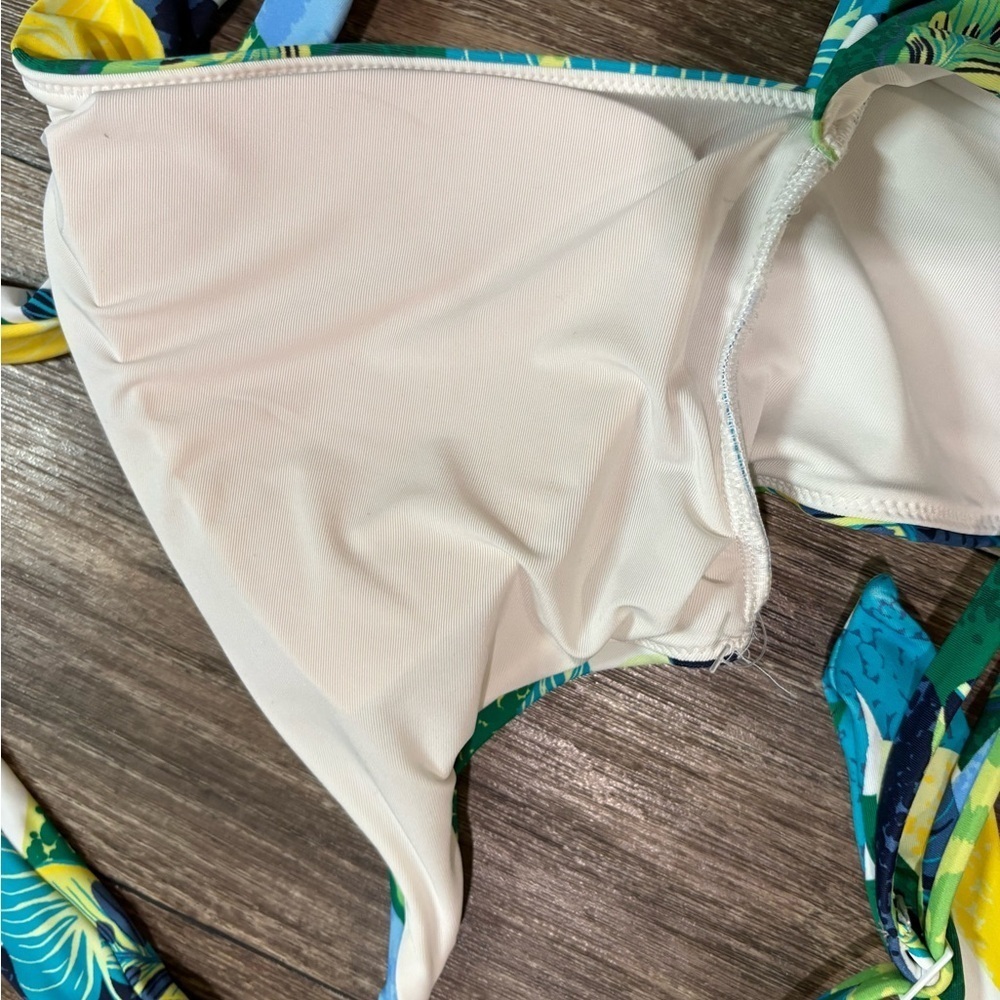 Aerie Women's L Floral Wrap One Piece Swim Suit Full Coverage
Green Blue Yellow - Picture 6 of 8